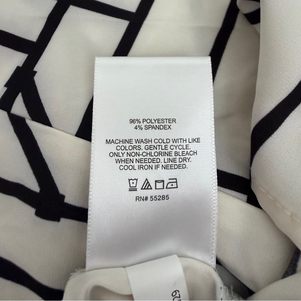🖤NWT Express Geometric Button Down Blouse Size S… - image 8